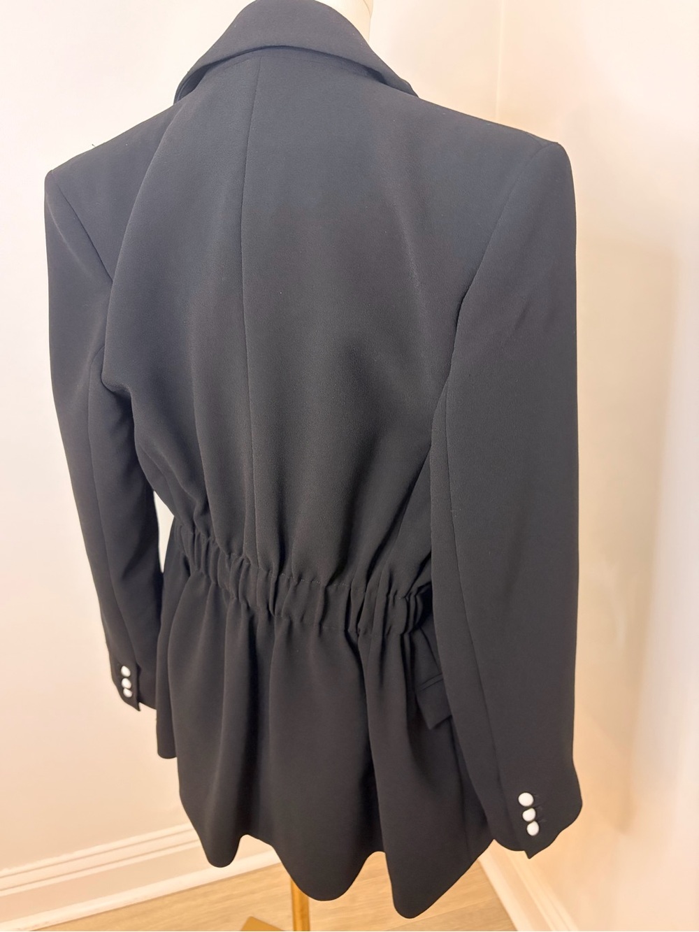 NWT LOLA JACKET In Black With Ruched Back Size 6US - Picture 7 of 13